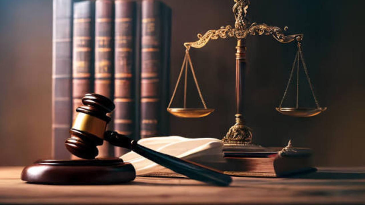 Advantages of an LLB Degree